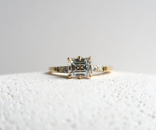 Nishi Emerald Cut Diamond Ring in Yellow Gold