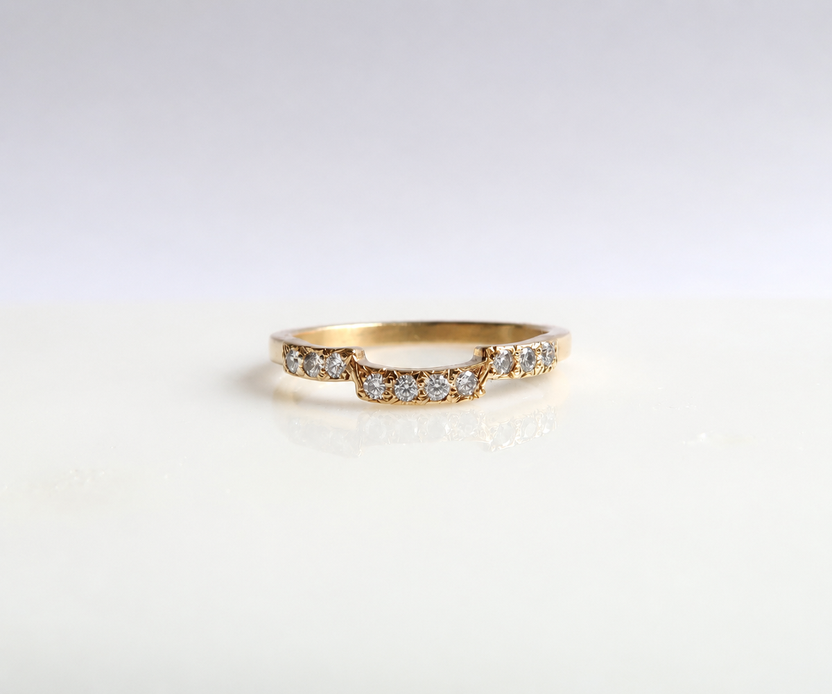 Nishi Diamond Step Yellow Gold Band