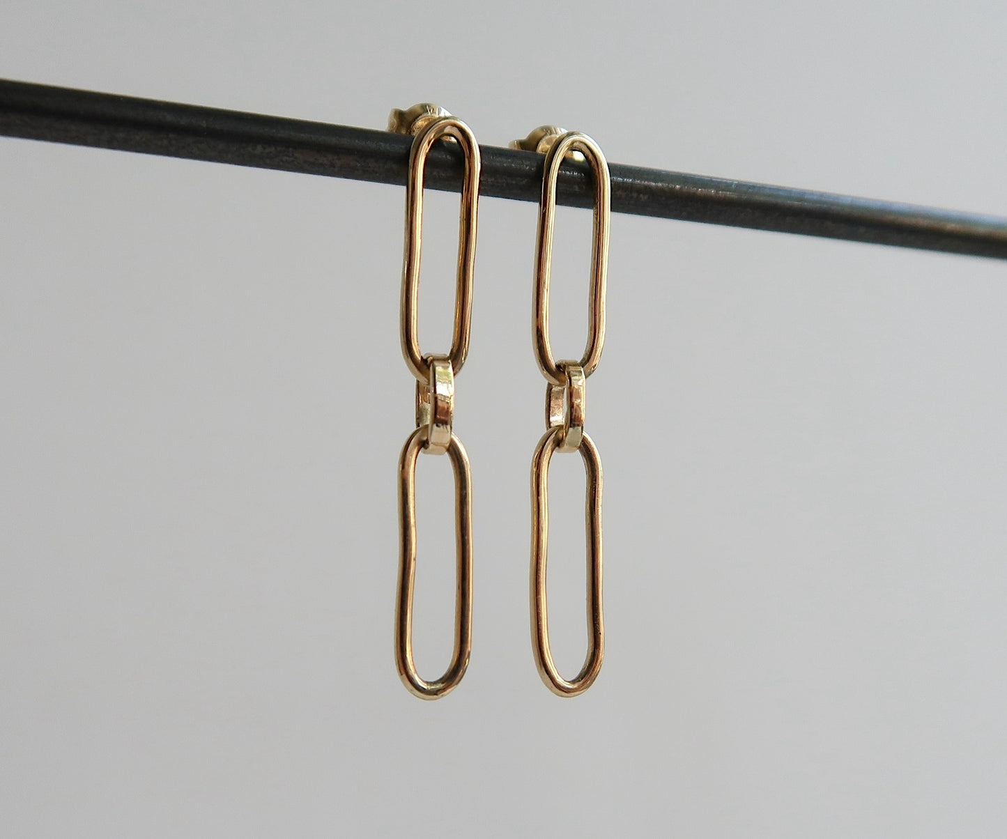 Solid gold chain link earrings