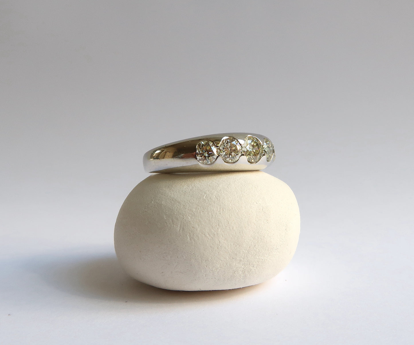 VINTAGE Diamond 5 Stone Platinum Ring