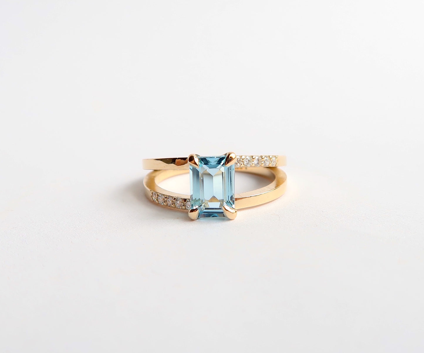 Nishi Aquamarine and Diamond Gold Ring