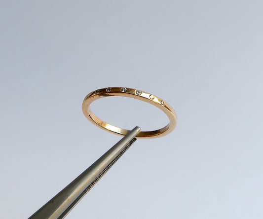 Nishi Diamond Flat Gold Band