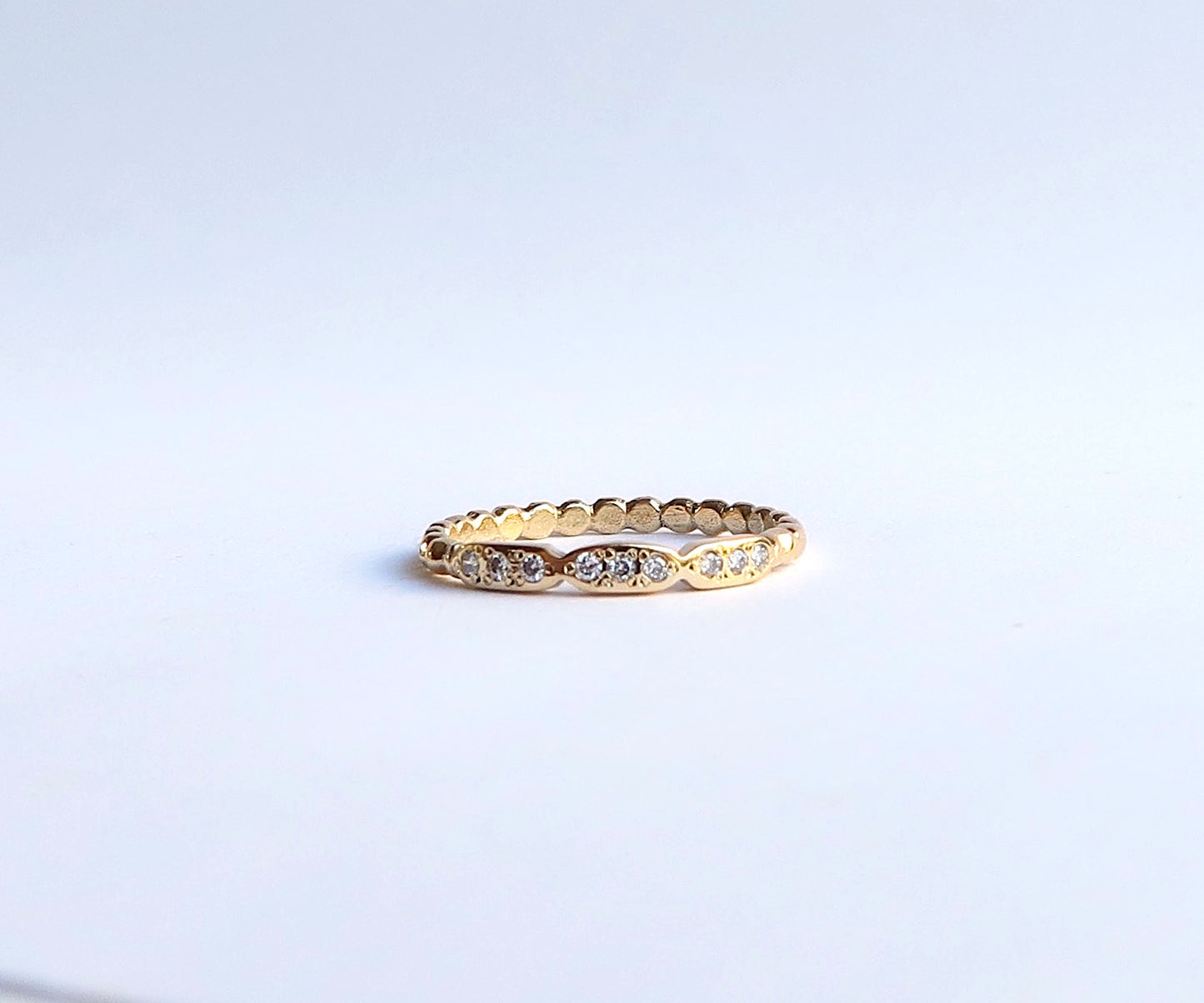 Nishi Diamond Scallop Gold Band
