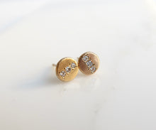 Load image into Gallery viewer, Nishi diamond and gold flat disc studs