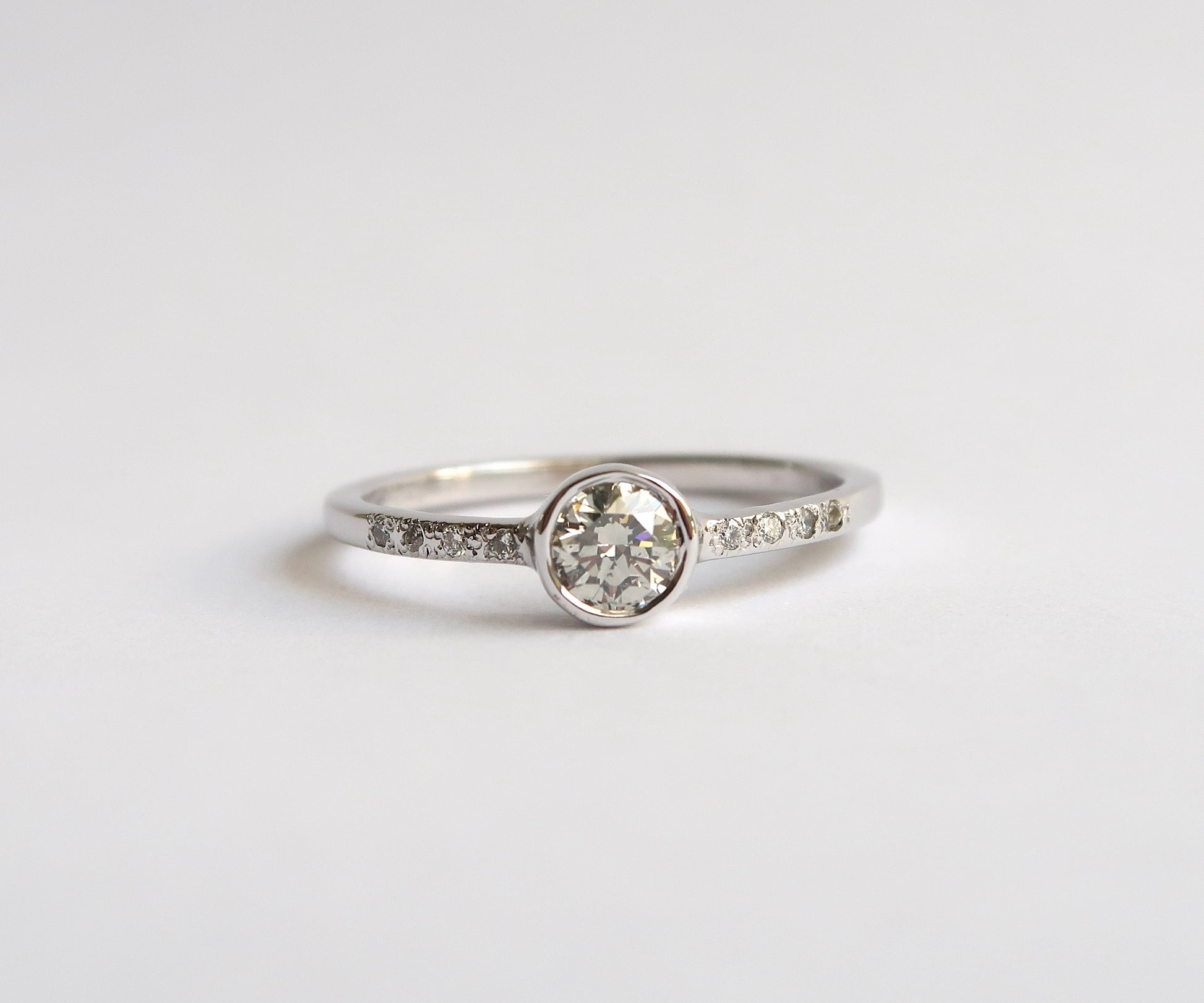 Diamond solitaire ring in white gold