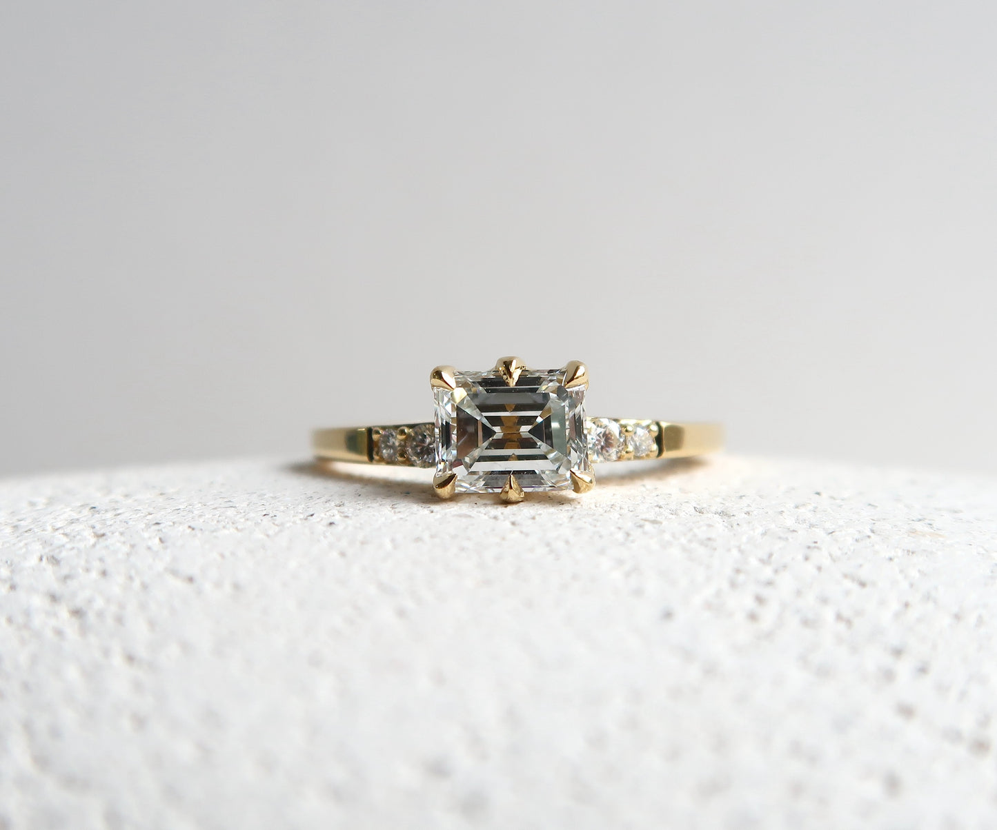 Nishi Emerald Cut Diamond Ring in Yellow Gold