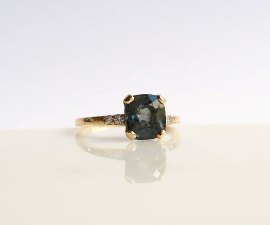 Nishi blue spinel ring yellow gold