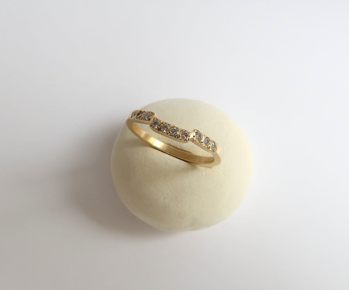 Nishi Diamond Step Yellow Gold Band