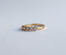 Load image into Gallery viewer, Nishi 5 stone diamond knife edge ring