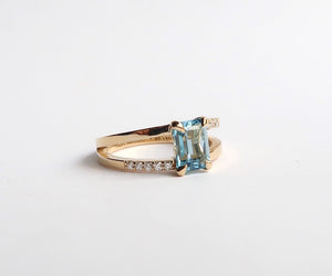 Nishi Aquamarine and Diamond Gold Ring