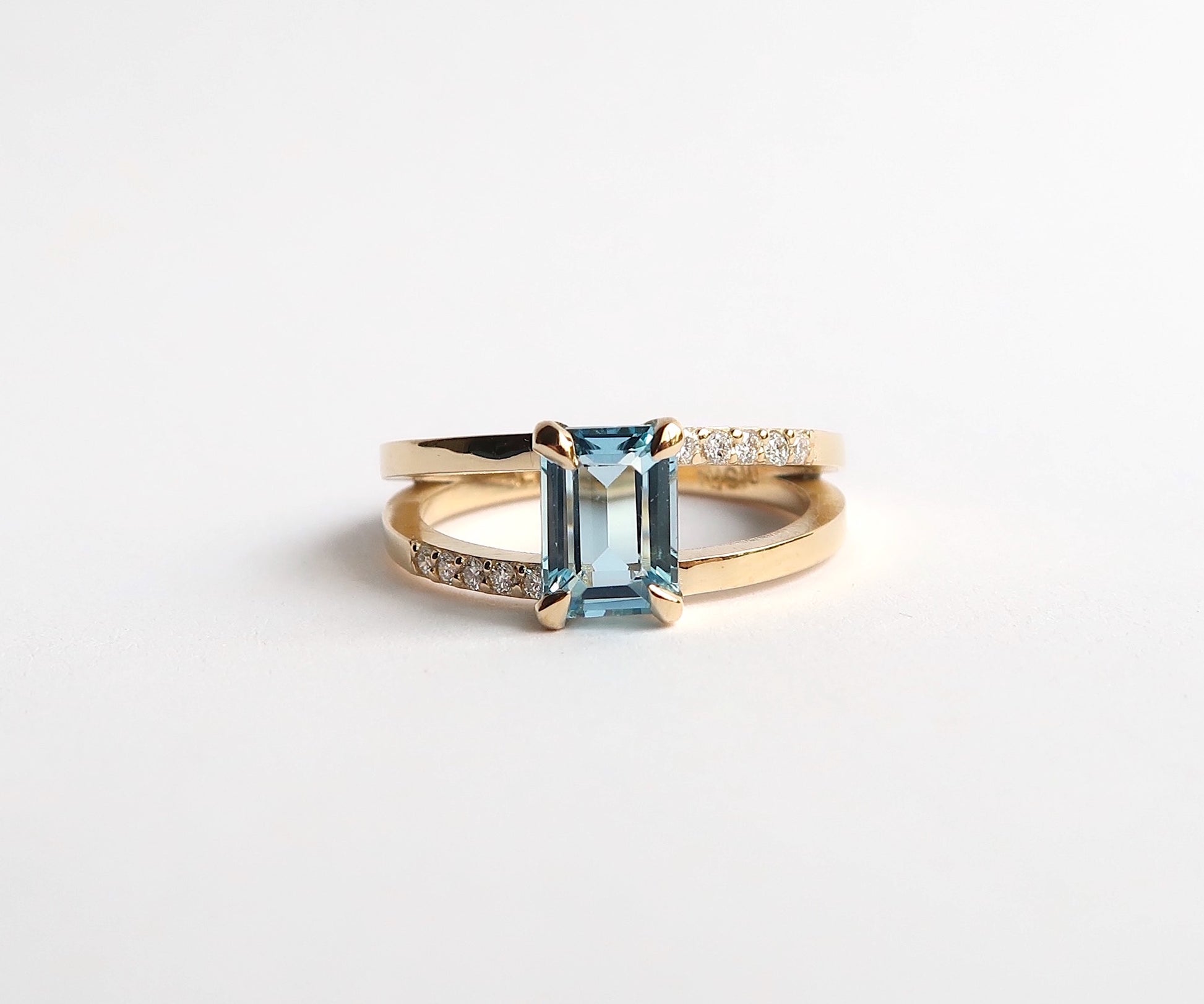 Nishi Aquamarine and Diamond Gold Ring