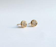Load image into Gallery viewer, Nishi Cluster Diamond Disc Studs