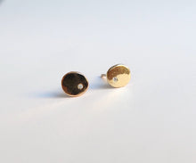Load image into Gallery viewer, Nishi Diamond Disc Gold Studs