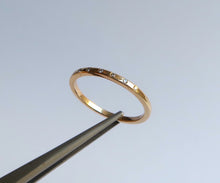 Load image into Gallery viewer, Nishi Diamond Flat Gold Band