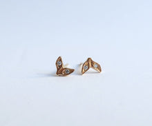 Load image into Gallery viewer, Nishi Double Leaf Diamond Studs