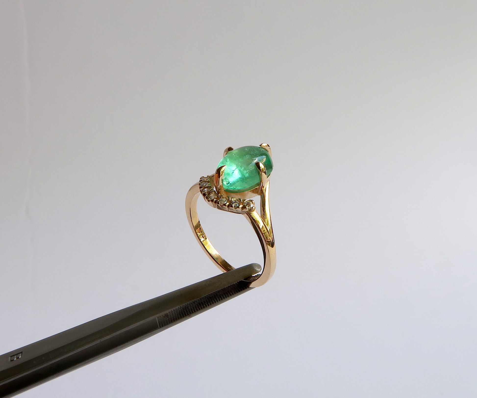Nishi Emerald Cabochon and Diamond Gold Ring