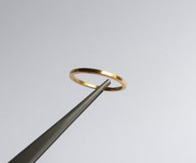 Load image into Gallery viewer, Nishi Flat Yellow Gold Band 1.5mm