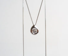 Load image into Gallery viewer, Nishi platinum diamond pendant necklace